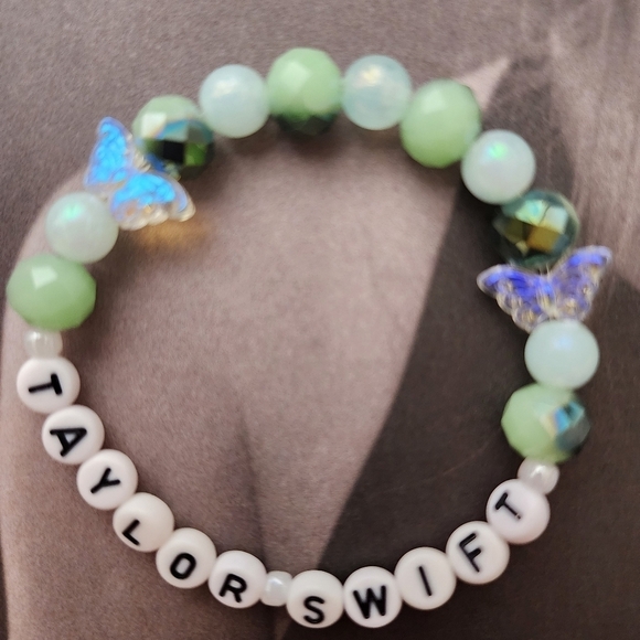 Taylor Swift Inspired Friendship Bracelets Set of 4 - Picture 2 of 5